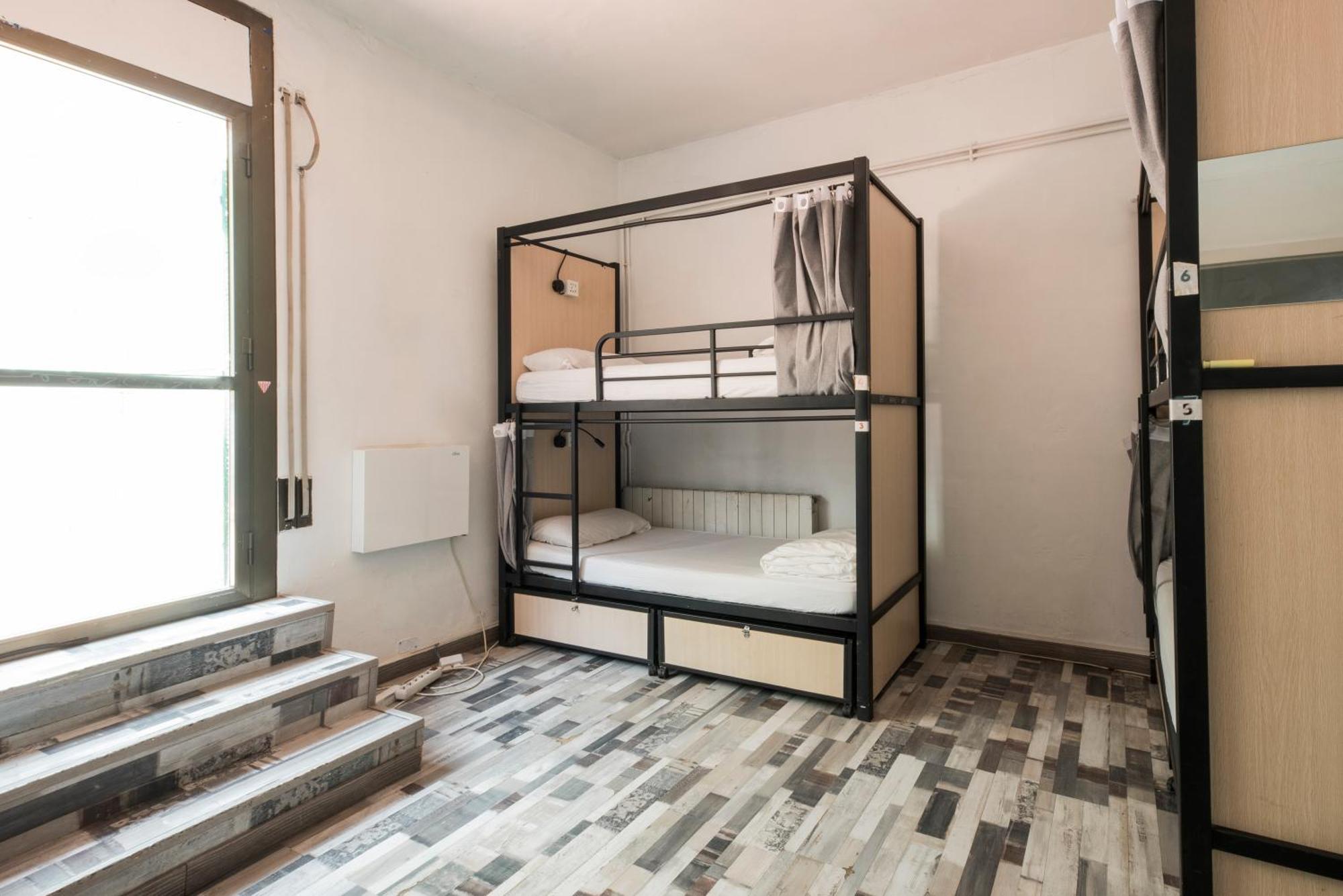 Bed 6-Bed Mixed Dormitory Room