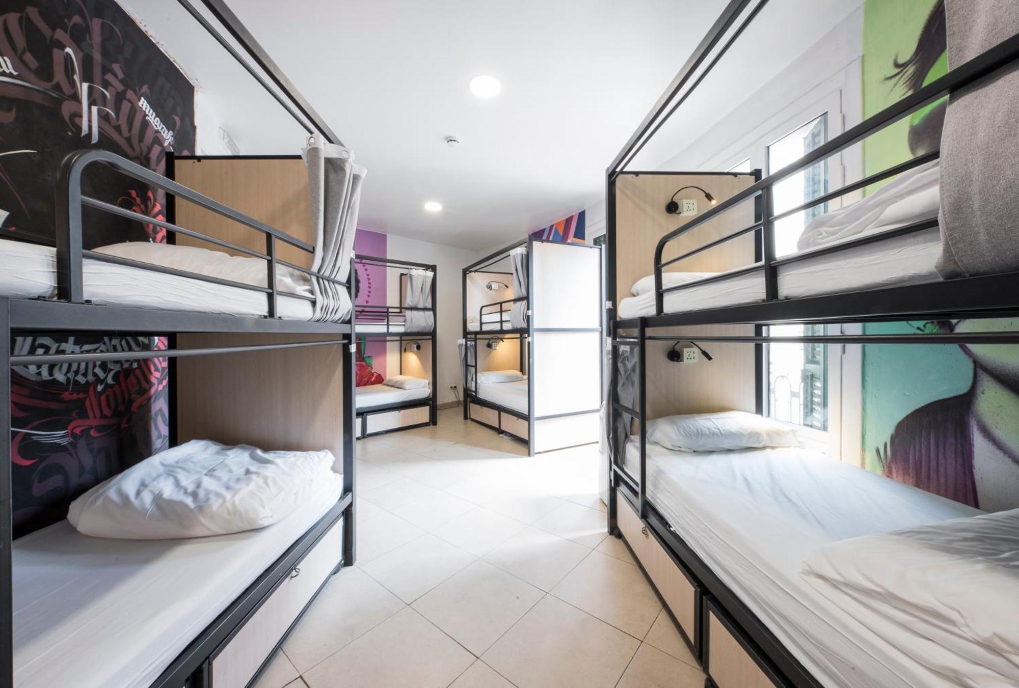 Bed 12-Bed Mixed Dormitory Room Ensuite