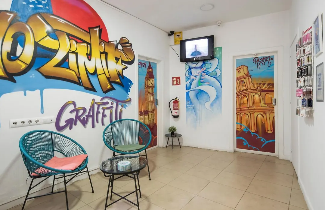 No Limit Hostel Graffiti-1